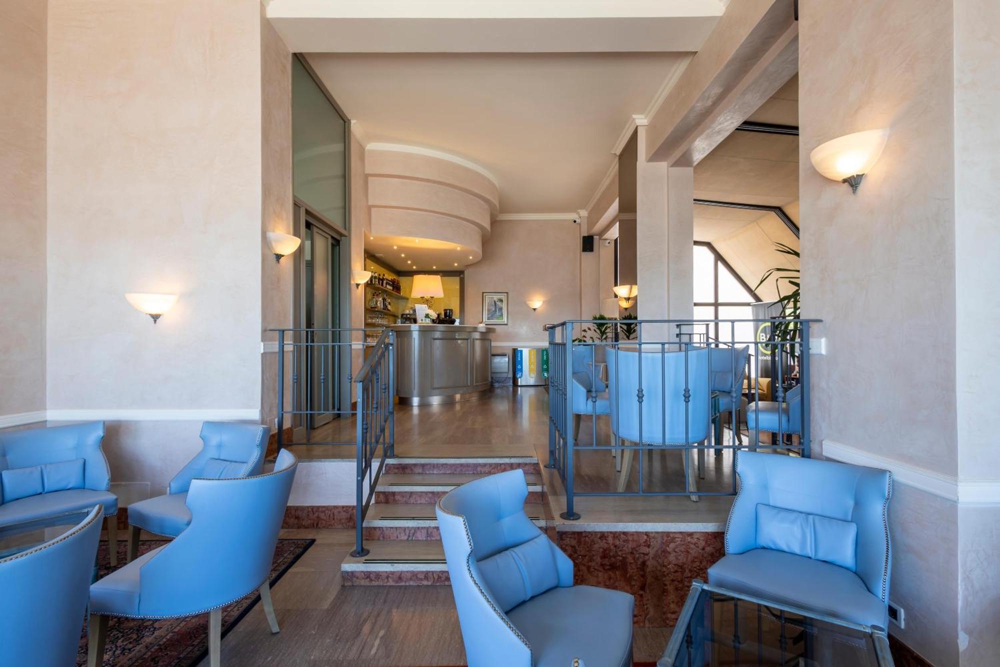 B&B Hotel Diano Marina Palace Εξωτερικό φωτογραφία