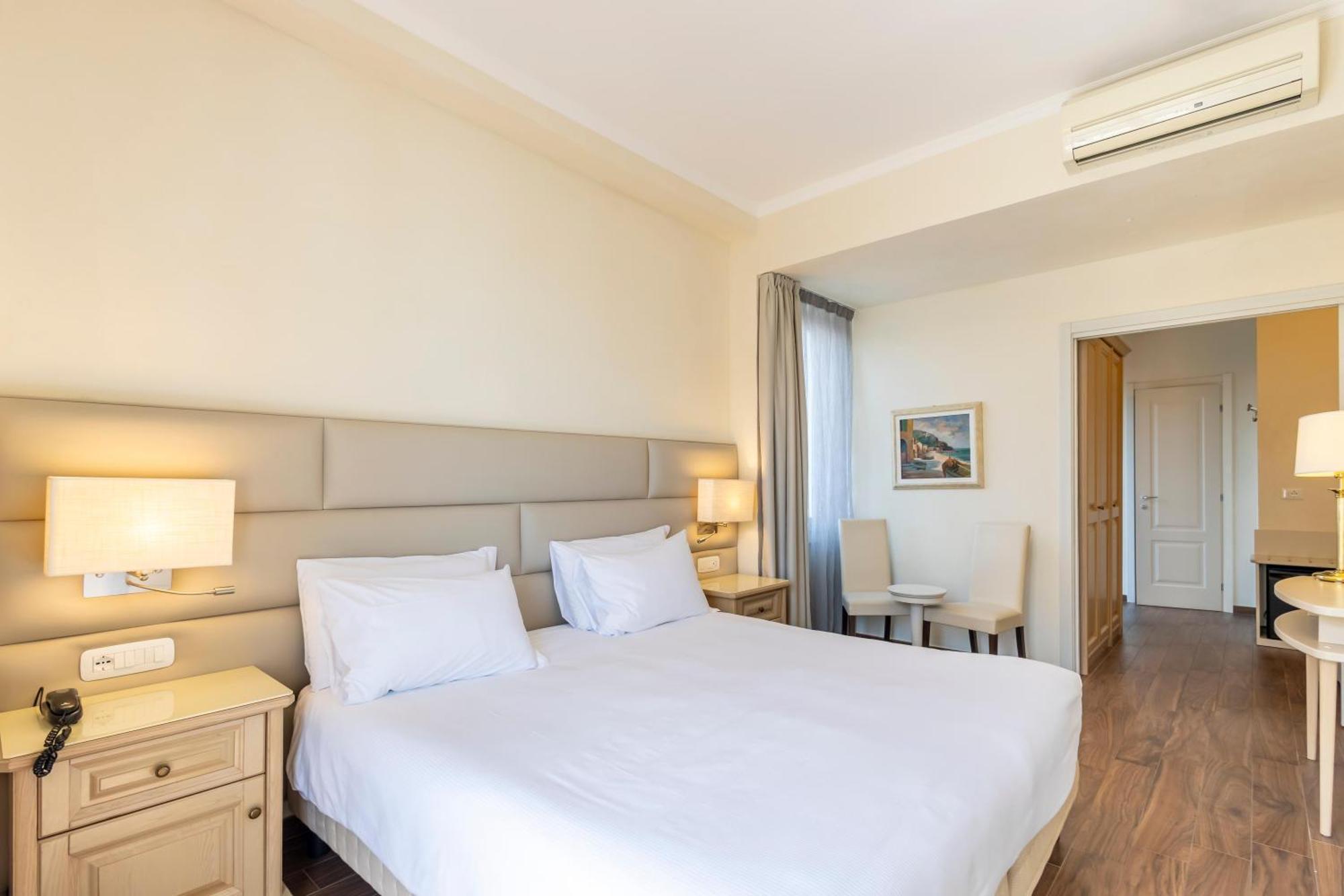 B&B Hotel Diano Marina Palace Εξωτερικό φωτογραφία