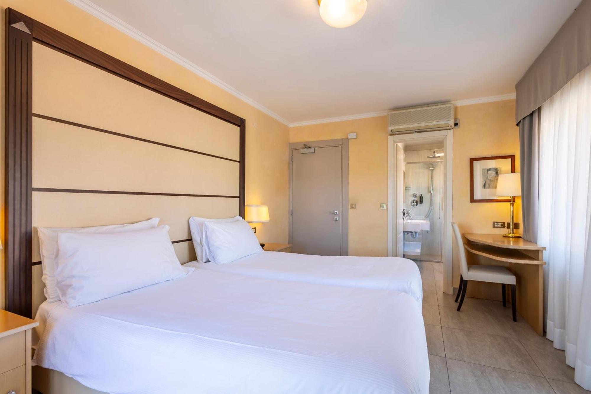 B&B Hotel Diano Marina Palace Εξωτερικό φωτογραφία