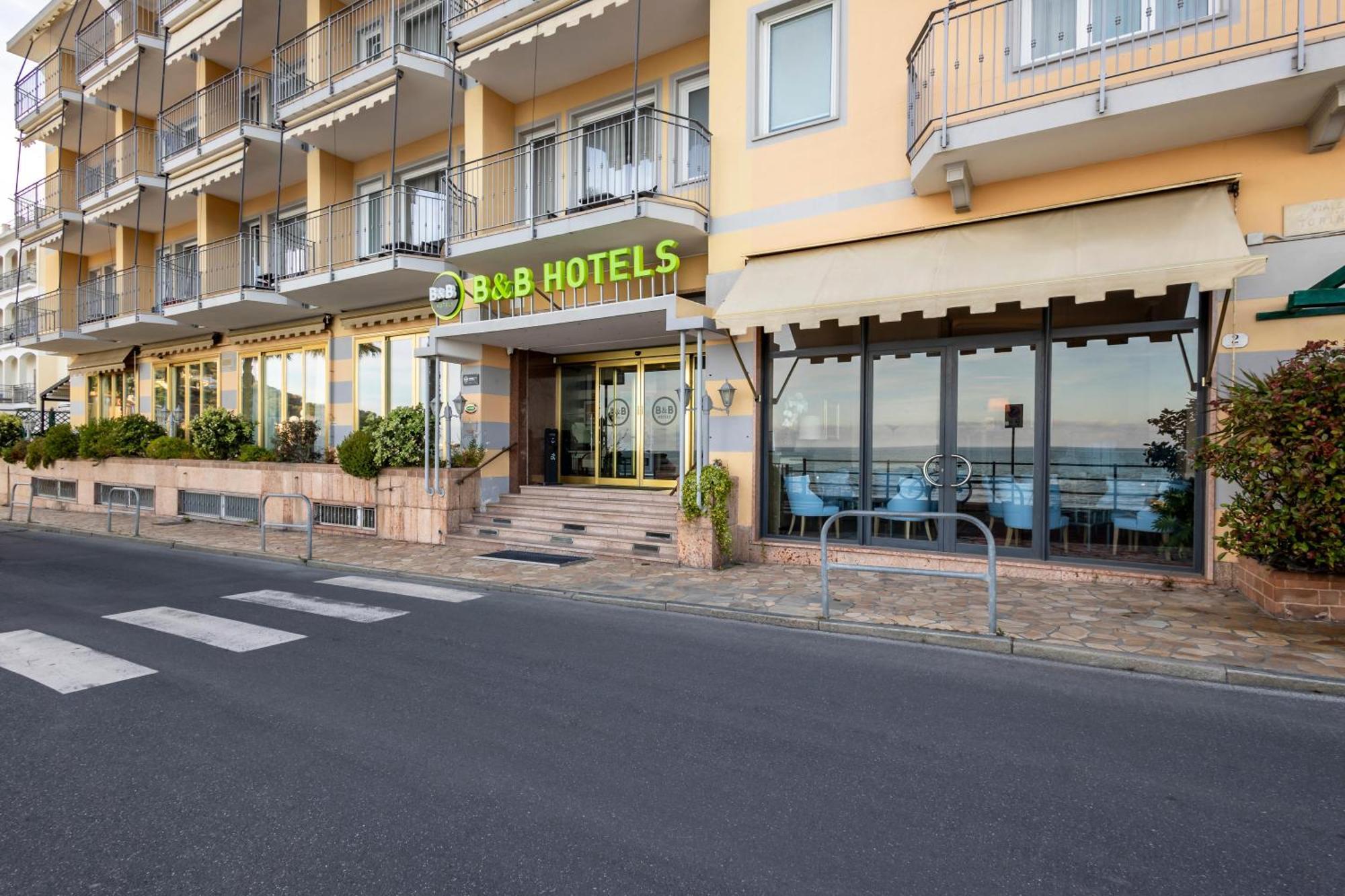 B&B Hotel Diano Marina Palace Εξωτερικό φωτογραφία